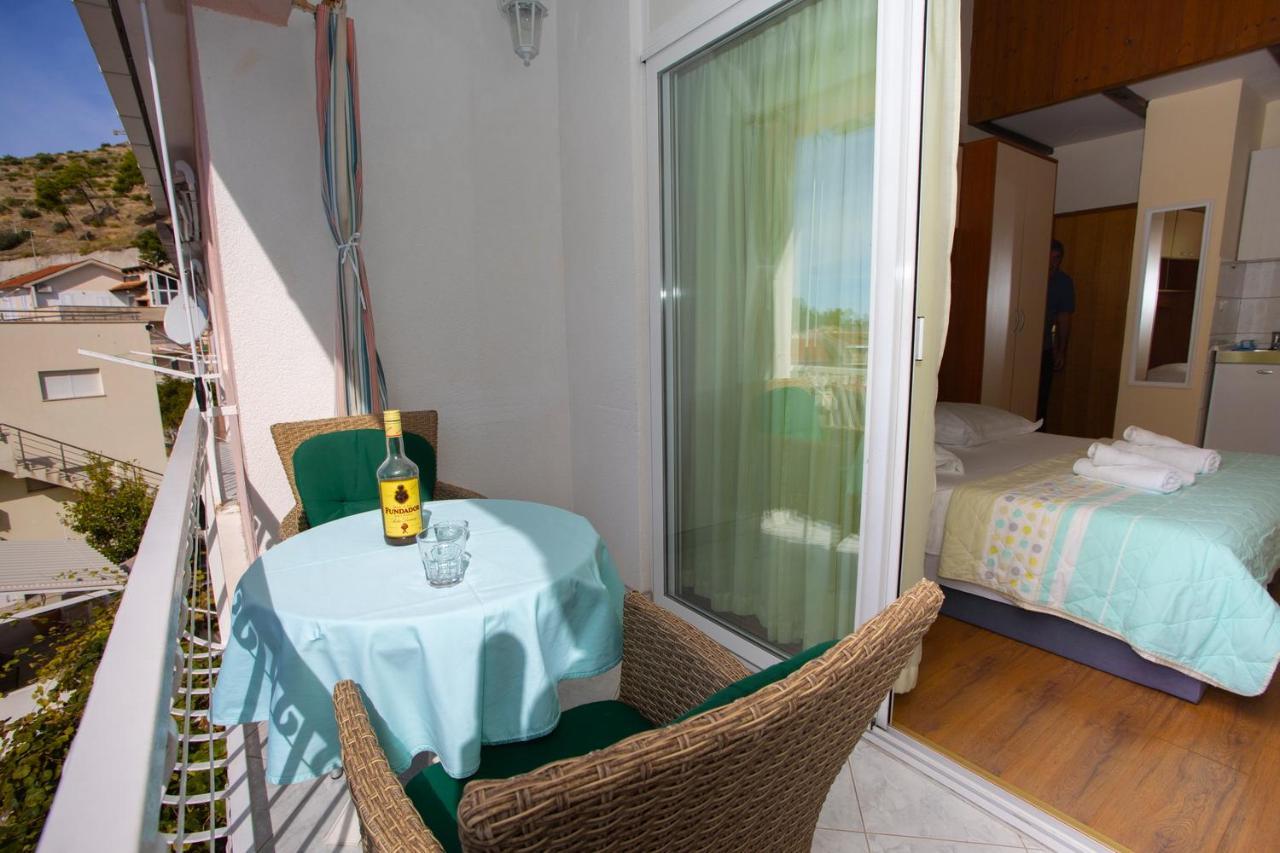 Apartmani Miki Podgora Eksteriør bilde