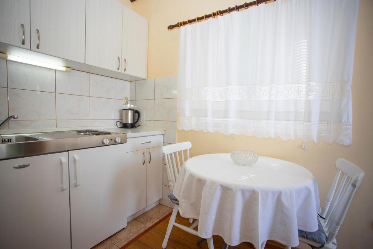Apartmani Miki Podgora Eksteriør bilde